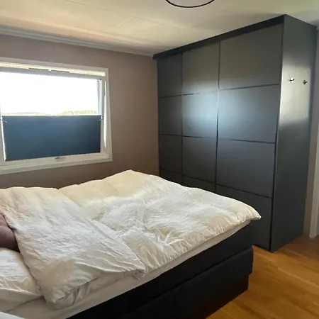 Βίλα For Rent During Ons Week 10 Min Walk From Expo Area And 50 Metre From Bus Station To Center *